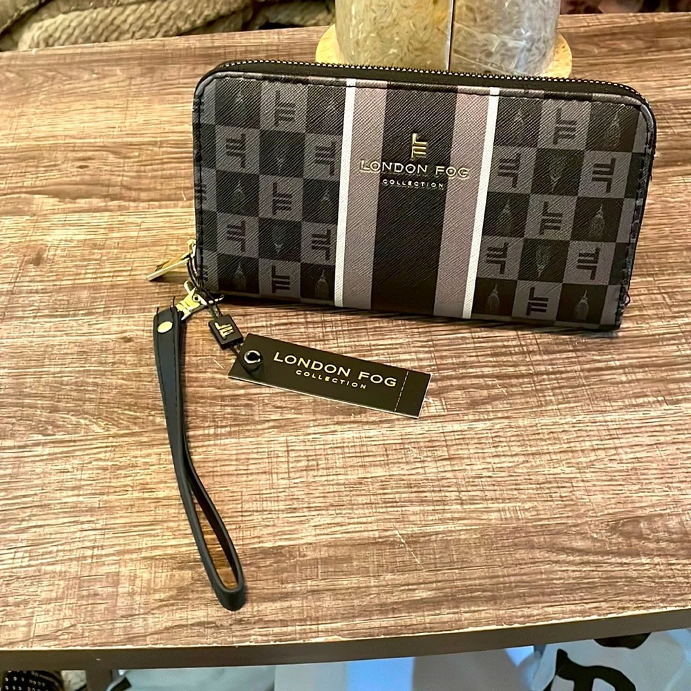NEW!!! Ladies wallet by London Fog